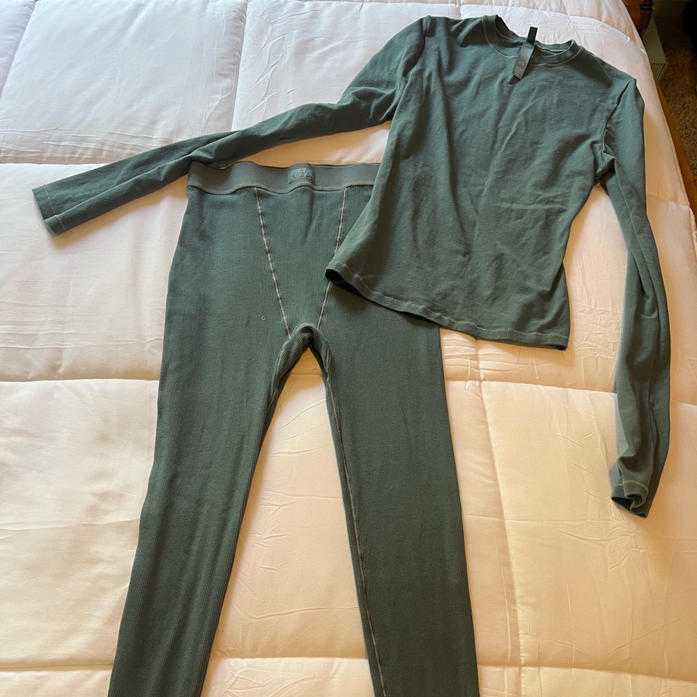 Skims lounge set